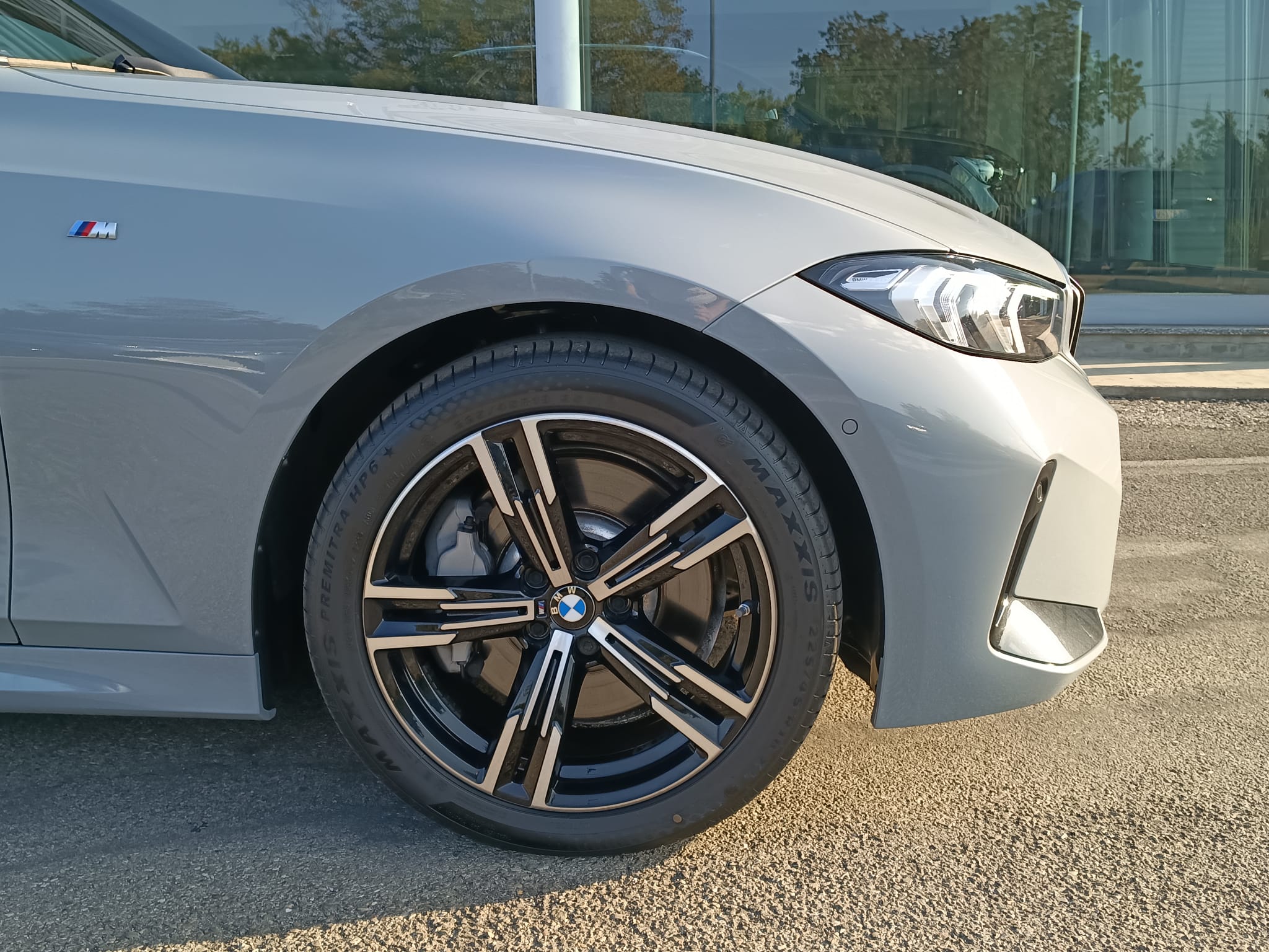 BMW 330i Touring XDrive MSport Auto - immagine 9