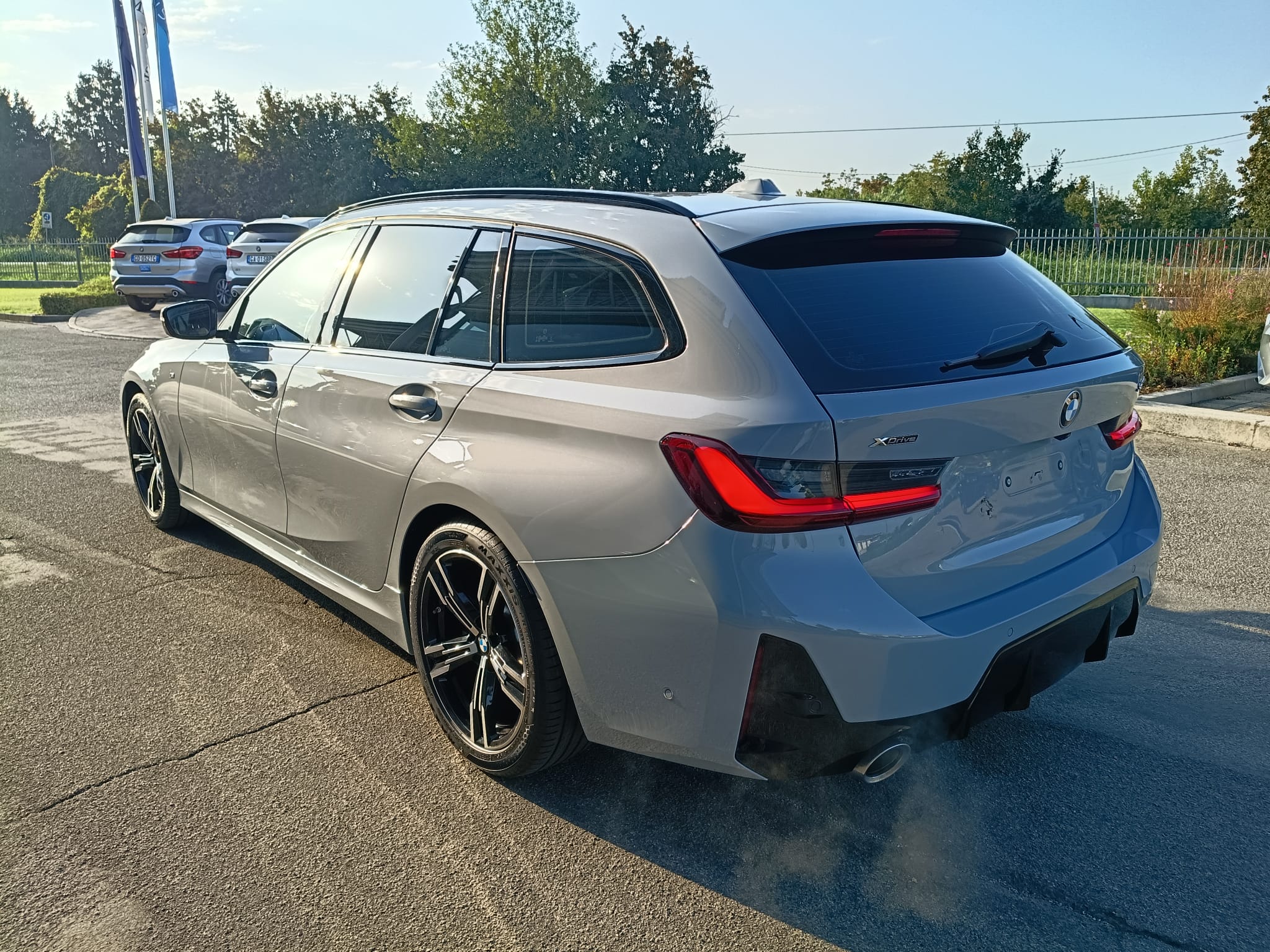 BMW 330i Touring XDrive MSport Auto - immagine 6