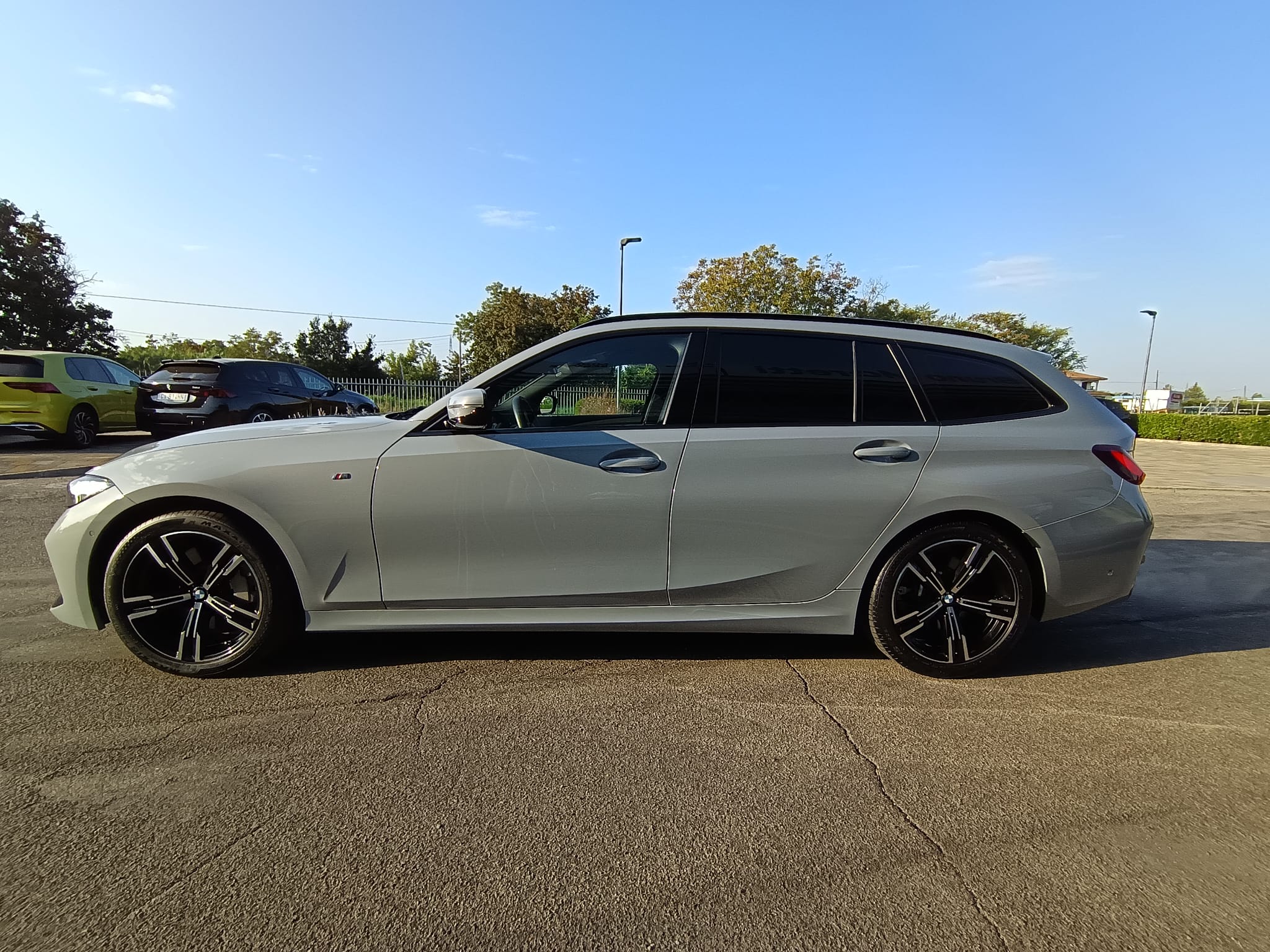 BMW 330i Touring XDrive MSport Auto - immagine 5