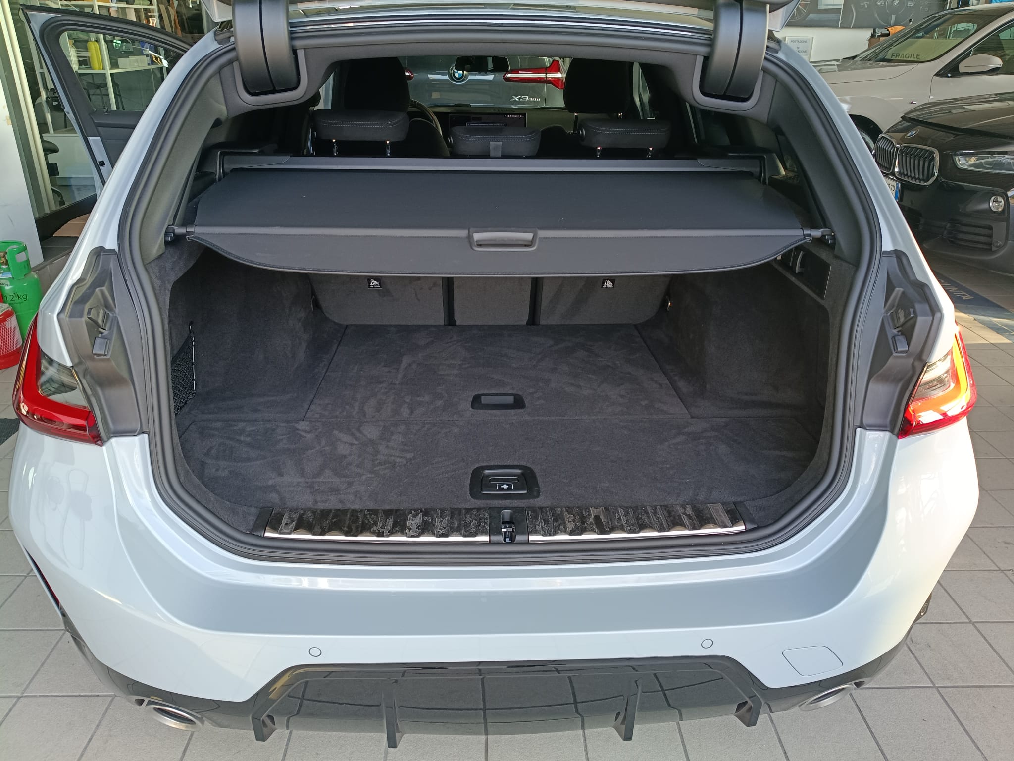 BMW 330i Touring XDrive MSport Auto - immagine 23