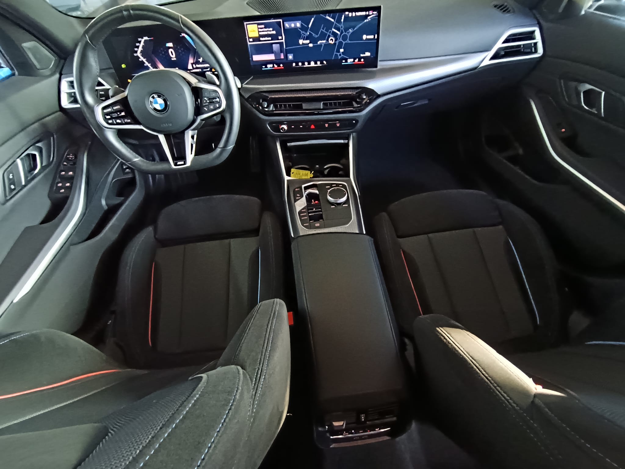 BMW 330i Touring XDrive MSport Auto - immagine 17