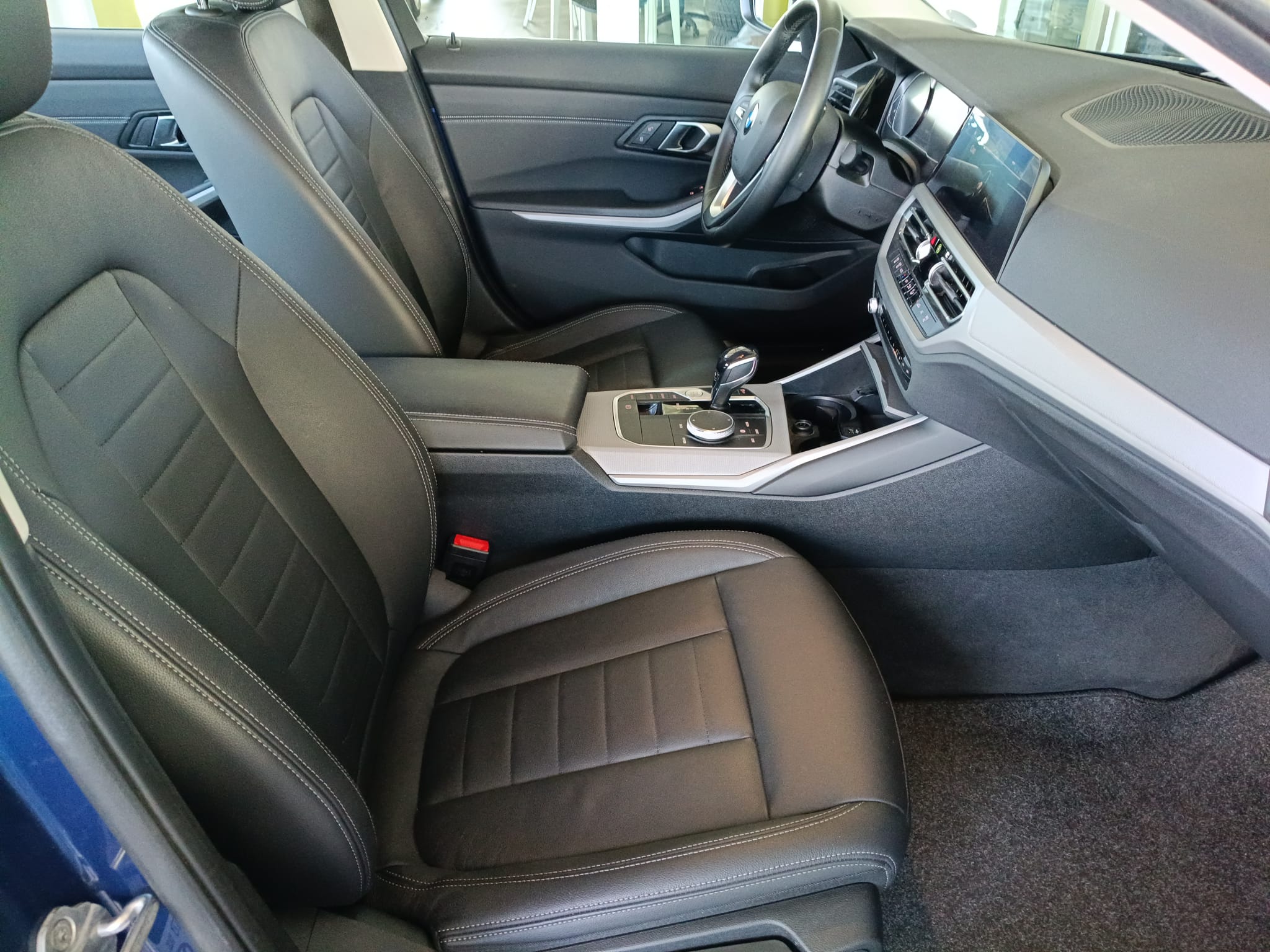 BMW 318i Business Advantage auto - immagine 14