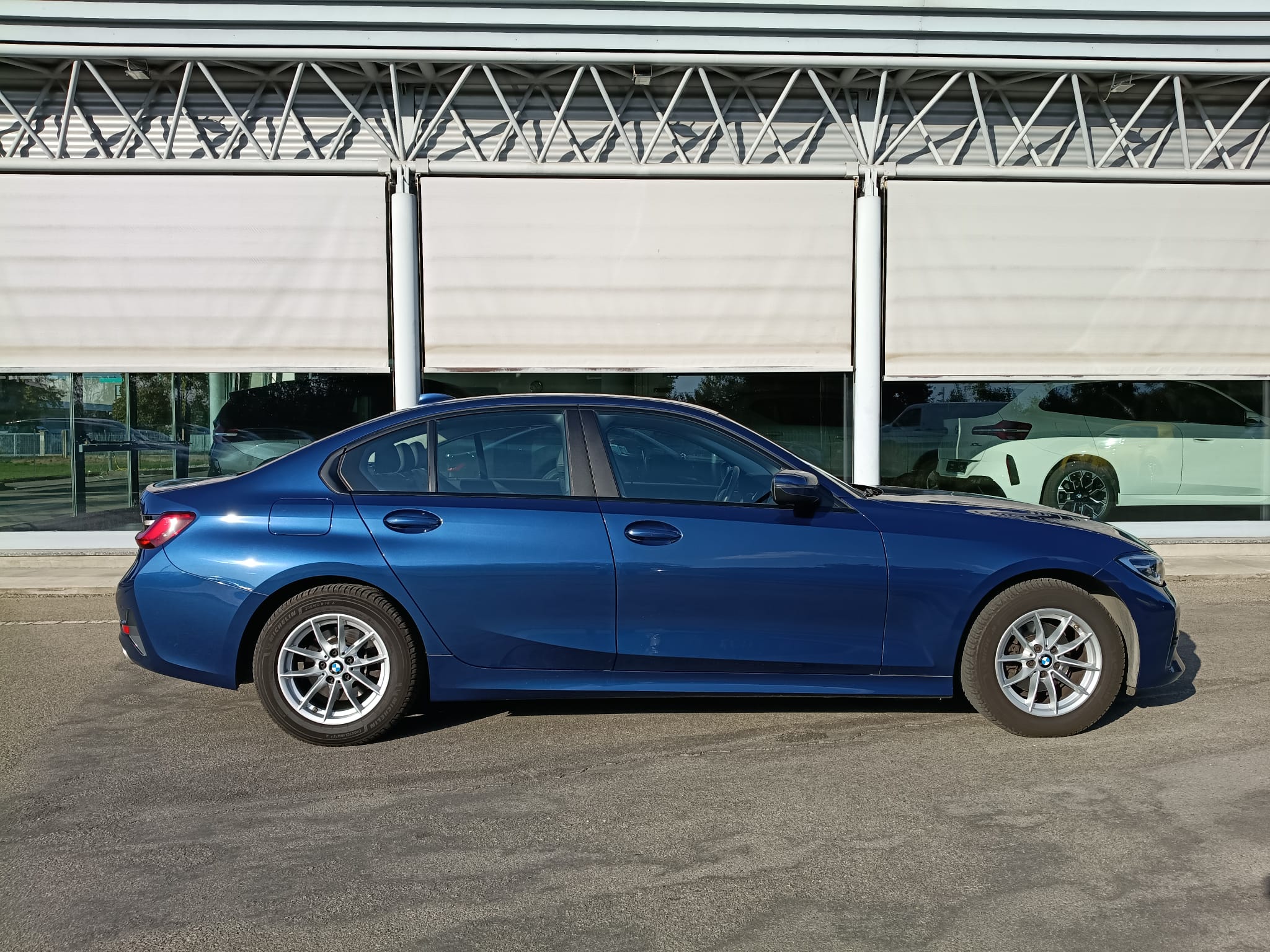 BMW 318i Business Advantage auto - immagine 4